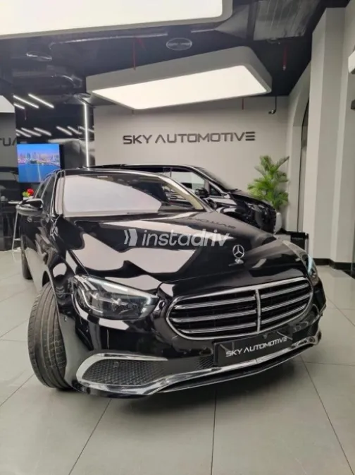 مرسيدس E 200 2021 أسود مستعملة للبيع - 1