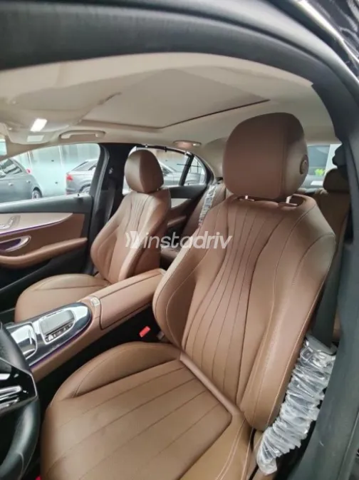 مرسيدس E 200 2021 أسود مستعملة للبيع - 5
