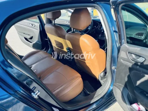 رينو ميجان 2021 أبيض مستعملة للبيع - 1