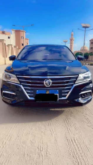 ام جى 5 2025 أبيض مستعملة للبيع