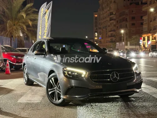 مرسيدس E 200 2021 رمادي مستعملة للبيع - 1