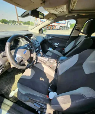 Ford Focus 2014 Silver Used for Sale