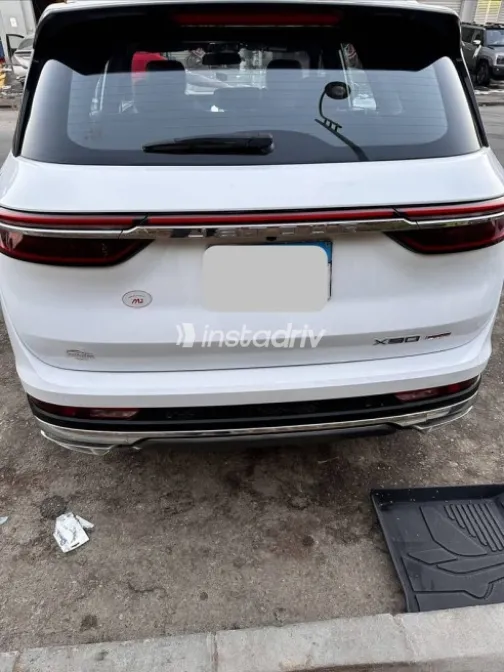 جيتور X90 2023 أبيض مستعملة للبيع - 4