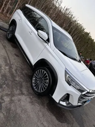 جيتور X90 2023 أبيض مستعملة للبيع
