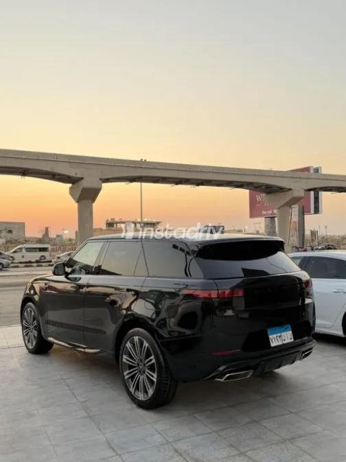 لاند روفر رنج روفر سبورت 2023 أسود مستعملة للبيع - 4