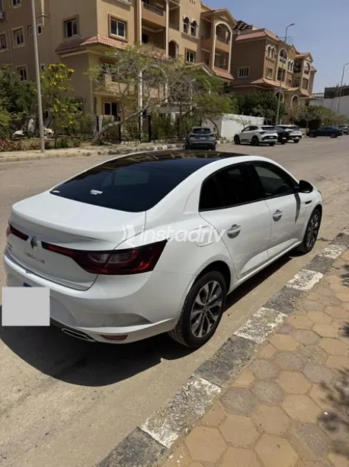 رينو ميجان 2025 أبيض مستعملة للبيع - 4
