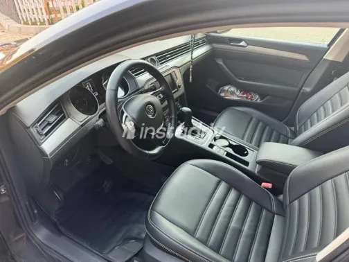 Volkswagen Passat 2017 White Used for Sale - 3