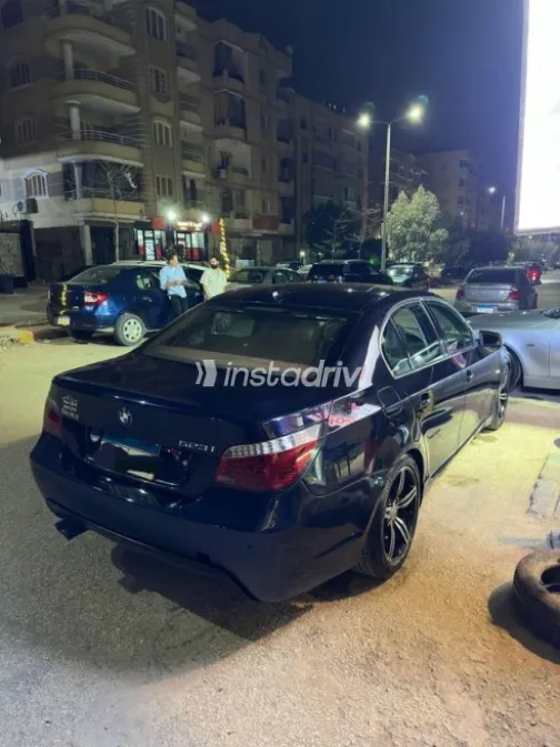 بي ام دبليو 523 2009 أزرق غامق مستعملة للبيع - 3