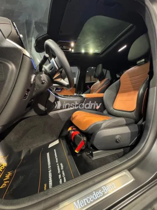 Mercedes GLC 300 2025 Gray Used for Sale - 10
