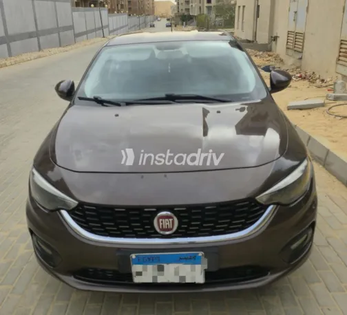 فيات تيبو 2018 برونزي مستعملة للبيع - 1
