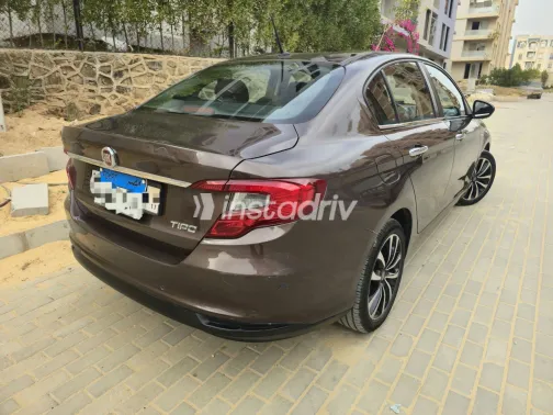 فيات تيبو 2018 برونزي مستعملة للبيع - 2