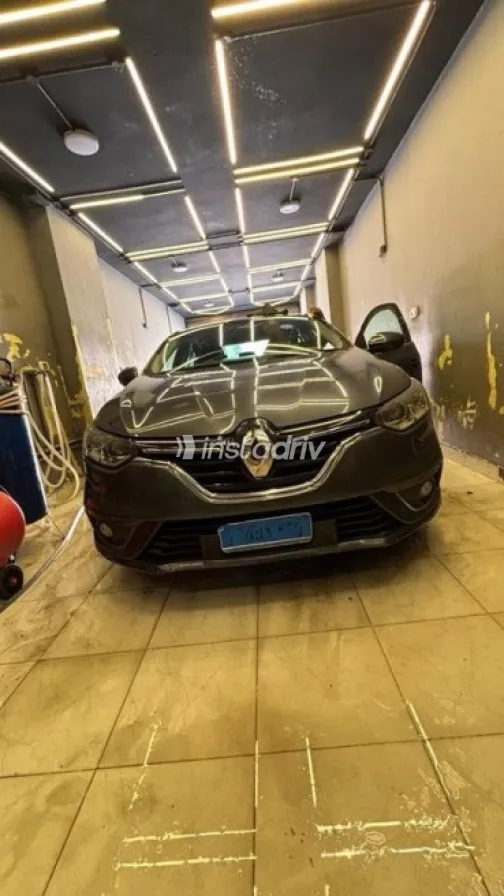 Renault Megane 2021 White Used for Sale - 1