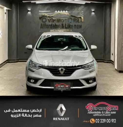رينو ميجان 2020 فضي مستعملة للبيع - 1