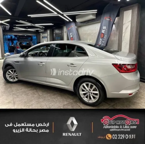 رينو ميجان 2020 فضي مستعملة للبيع - 2