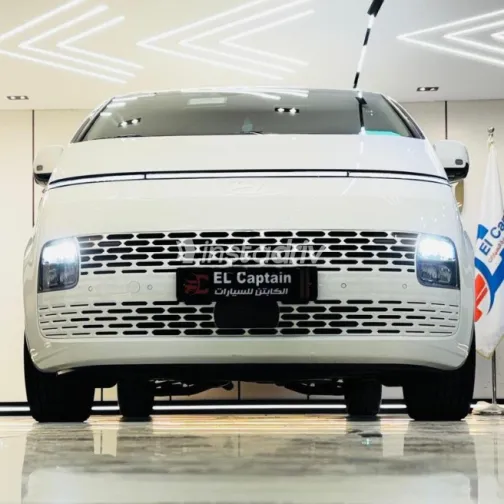 Hyundai Staria 2025 White Used for Sale - 4