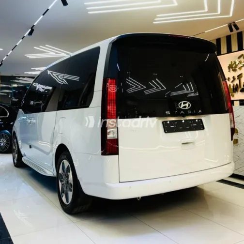 Hyundai Staria 2025 White Used for Sale - 7