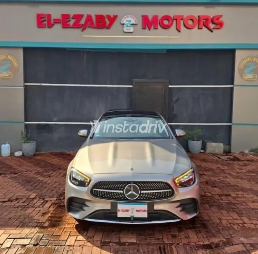 مرسيدس E 200 2022 شامبين مستعملة للبيع - 1