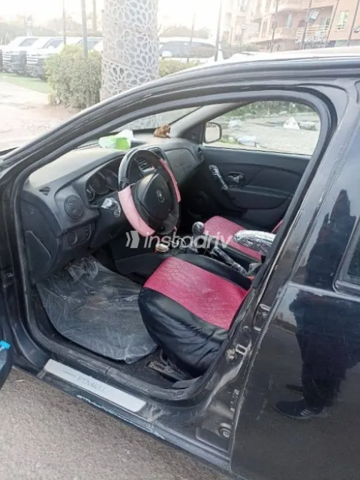 Renault Logan 2016 Black Used for Sale - 5