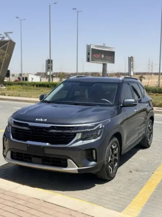 Kia Seltos 2024 White Used for Sale