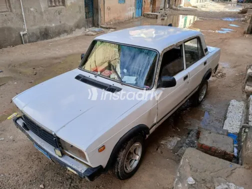 لادا 2107 2003 أبيض مستعملة للبيع - 2