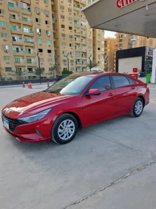 هيونداي إلنترا 2021 أحمر مستعملة للبيع