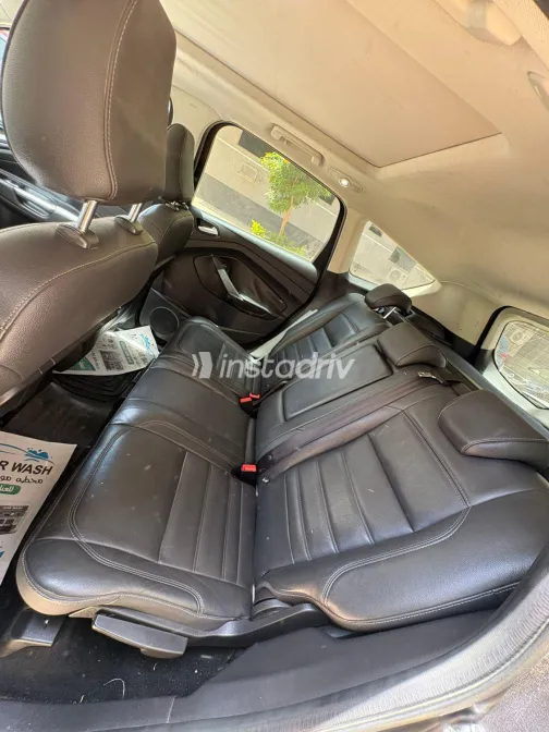 Ford Kuga 2019 Gray Used for Sale - 3