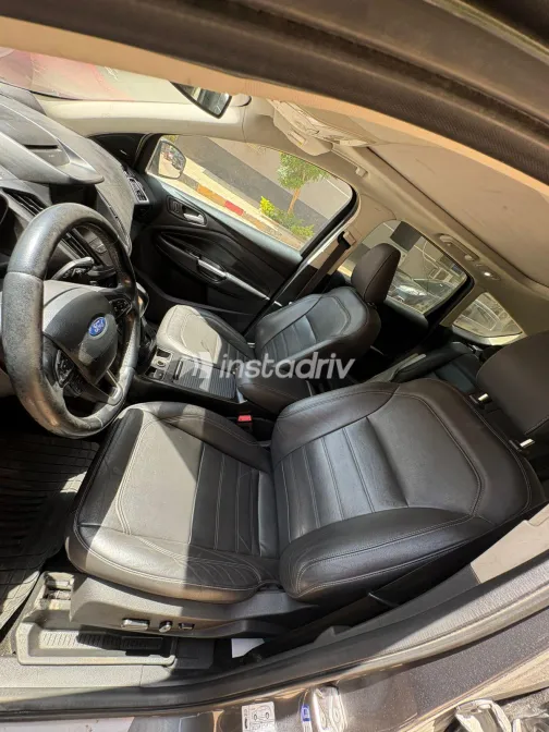 Ford Kuga 2019 Gray Used for Sale - 4