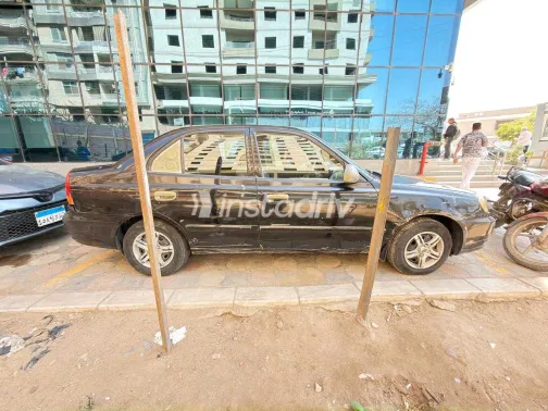 هيونداي فيرنا 2013 أسود مستعملة للبيع - 8