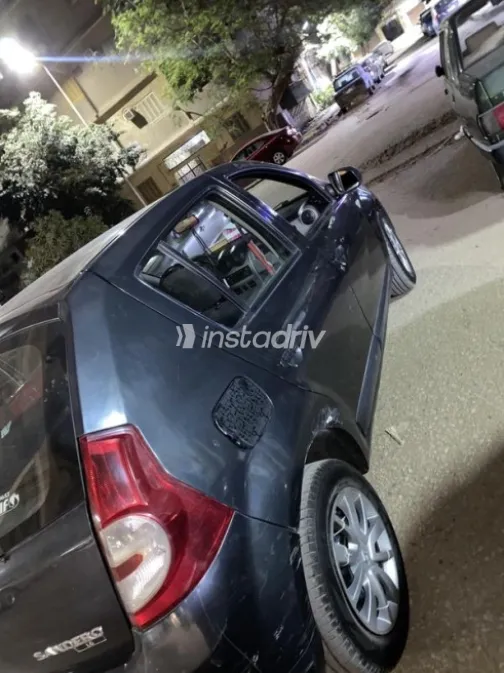 رينو سانديرو 2013 بترولي مستعملة للبيع - 3