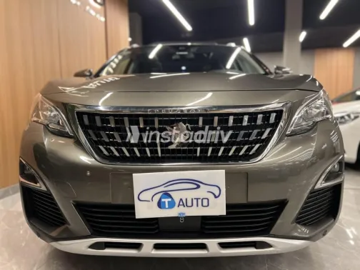 Peugeot 3008 2019 Gold Used for Sale - 2