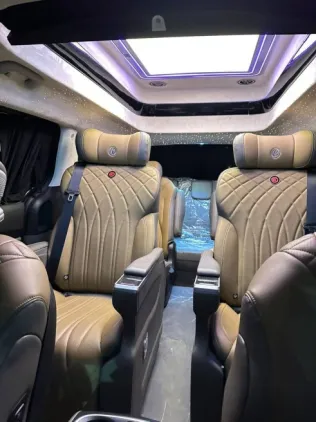 Kia Carnival 2024 White Used for Sale