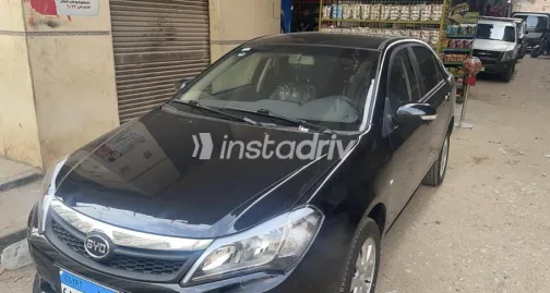 بى واى دى‬ F3 2025 أبيض مستعملة للبيع - 2