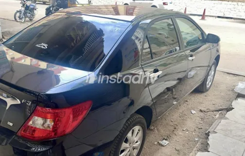 بى واى دى‬ F3 2025 أبيض مستعملة للبيع - 4