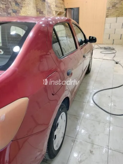 Renault Logan 2017 Dark Red Used for Sale - 3