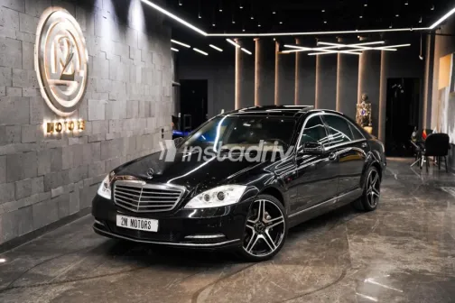 مرسيدس S 500 2010 أسود مستعملة للبيع - 1