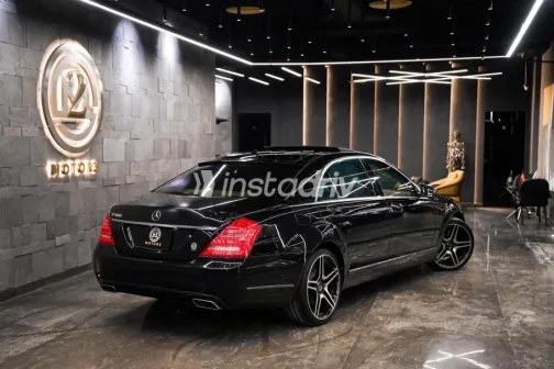 مرسيدس S 500 2010 أسود مستعملة للبيع - 2