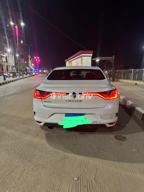 Renault Megane 2019 White Used for Sale - 3