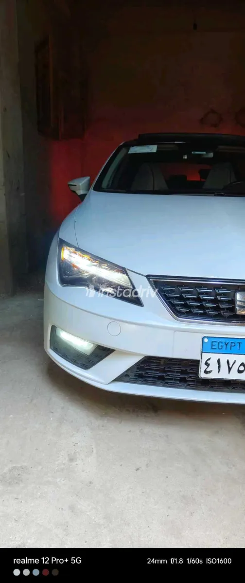 Seat Leon 2017 White Used for Sale - 2