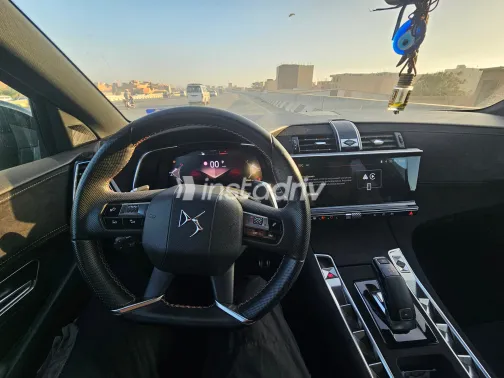 دى اس DS7 2024 رمادي مستعملة للبيع - 9