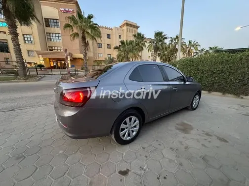 Chevrolet Optra 2023 White Used for Sale - 5