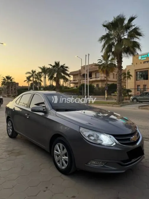 Chevrolet Optra 2023 White Used for Sale - 7
