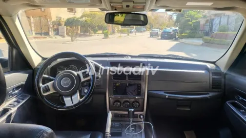 Jeep Liberty 2011 Gold Used for Sale - 10