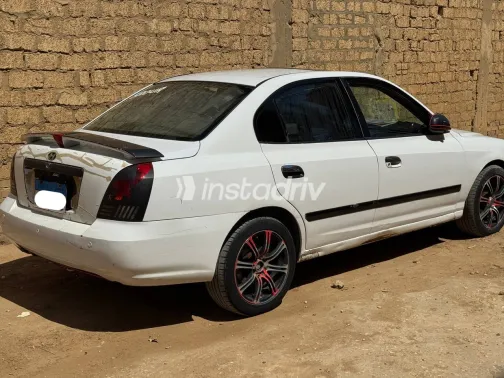 Hyundai Avante 2000 White Used for Sale - 1