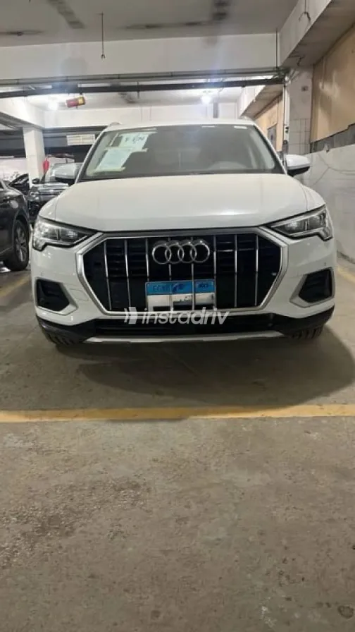 Audi Q3 2021 White Used for Sale - 2