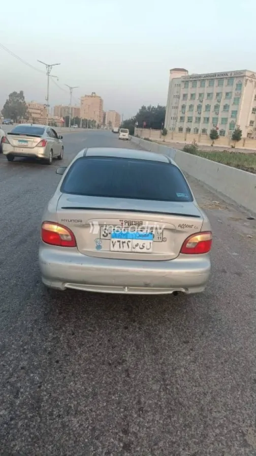 Hyundai Accent 2005 Silver Used for Sale - 9