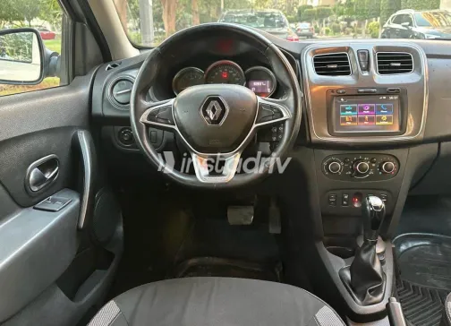 Renault Sandero Step Way 2018 Silver Used for Sale - 8