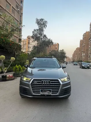 Audi Q7 2018 White Used for Sale