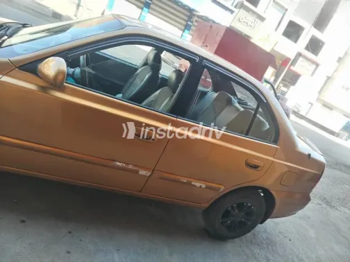 هيونداي فيرنا 2006 ذهبي مستعملة للبيع - 5
