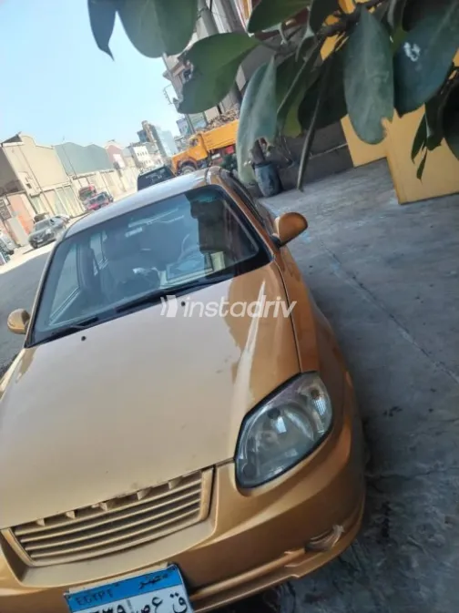 هيونداي فيرنا 2006 ذهبي مستعملة للبيع - 6