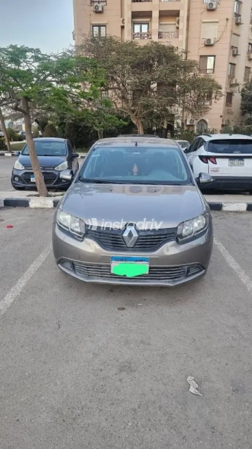 Renault Logan 2016 Gold Used for Sale - 1